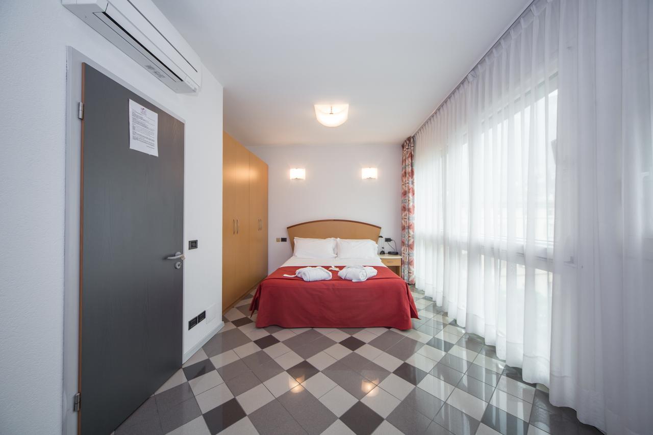 Piazzi House Aparthotel Sondrio Exterior photo
