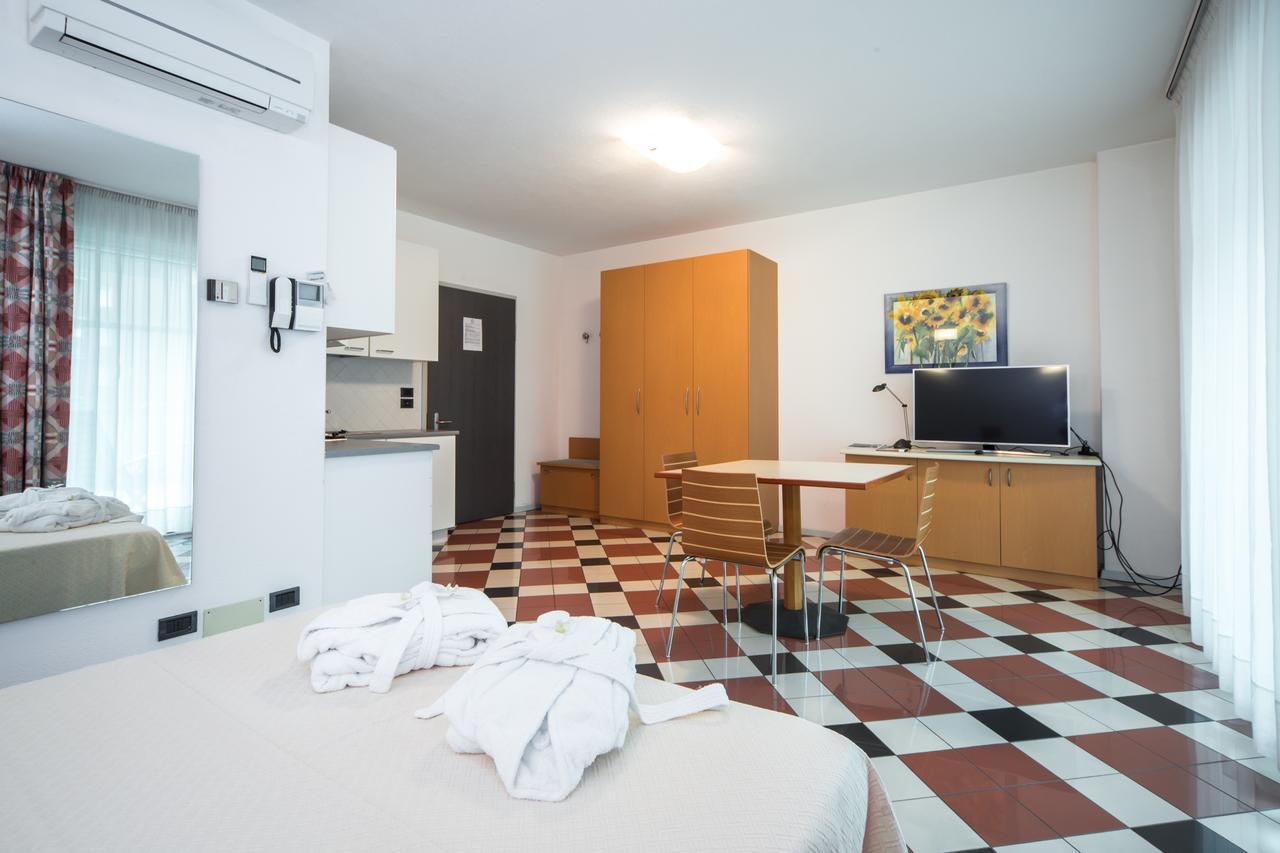 Piazzi House Aparthotel Sondrio Exterior photo